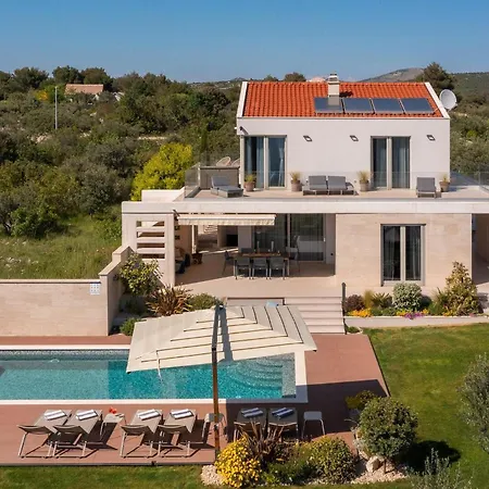 Domino Holiday home *