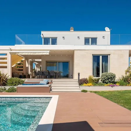 Domino Holiday home *