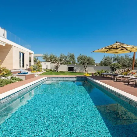 Domino Dom wakacyjny Szybenik